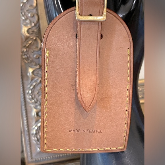 Louis Vuitton Vachetta Leather Luggage Name Tag Strap Holder, lock & key EUC 313 - Picture 8 of 9